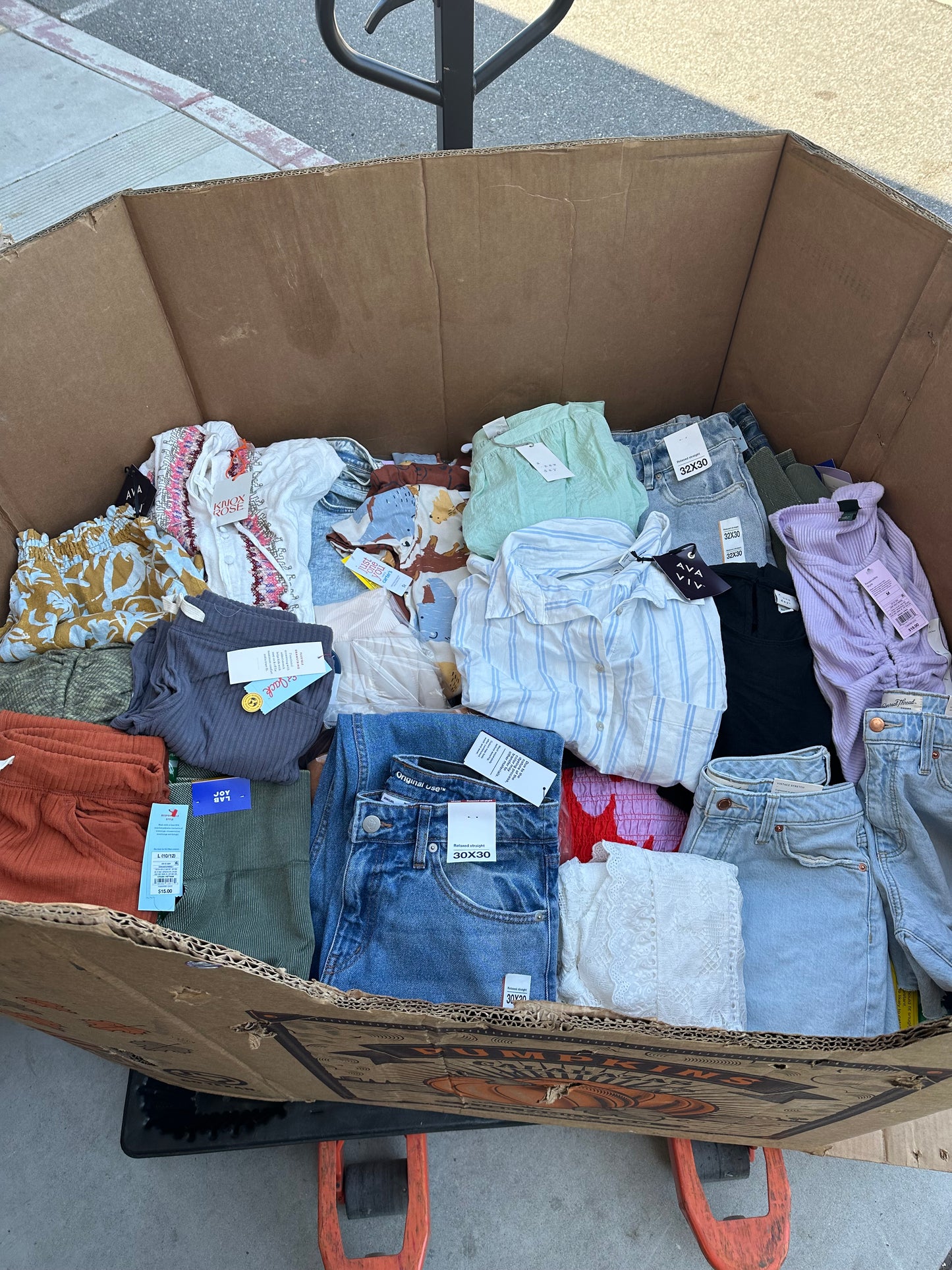 Clothing Pallets-Mixed Apparel (Pre-0rder ONLY)SAMPLE